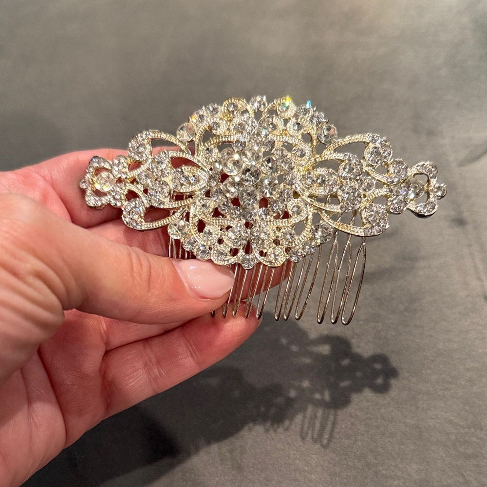 Elegant Silver Crystal Hair Comb